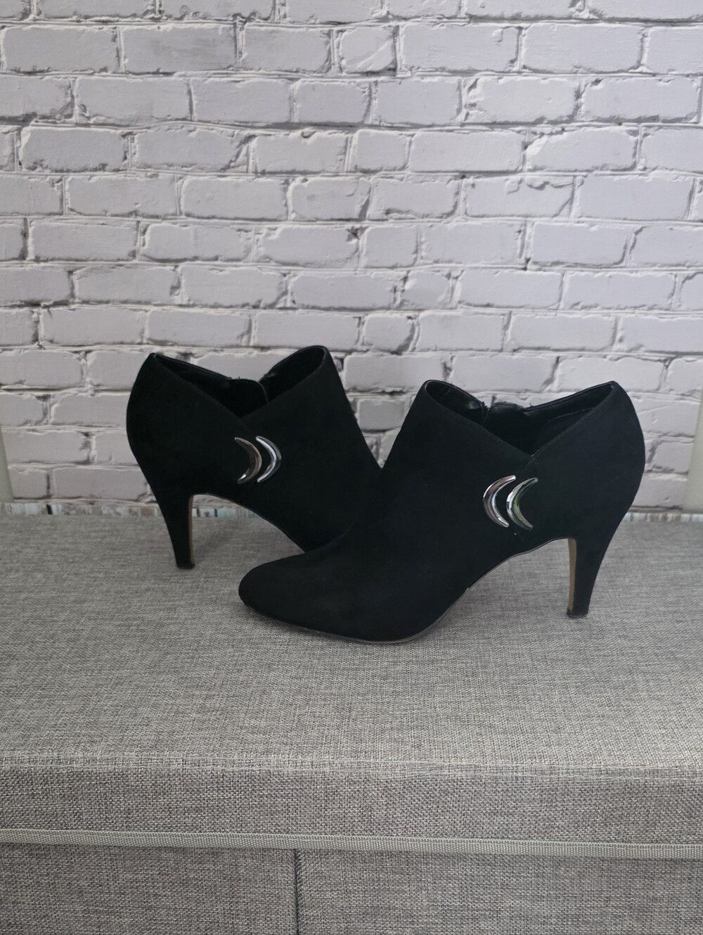 Kelly & Katie "Carolyn" Faux Suede Ankle Boots - Size 9